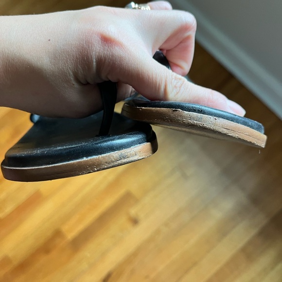 Cole Haan Black leather thong sandals, US 7. - Picture 5 of 6